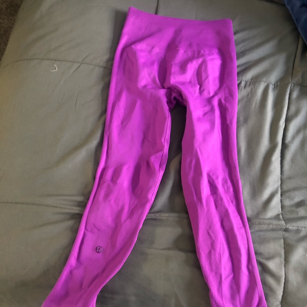 Two lululemon crop leggings